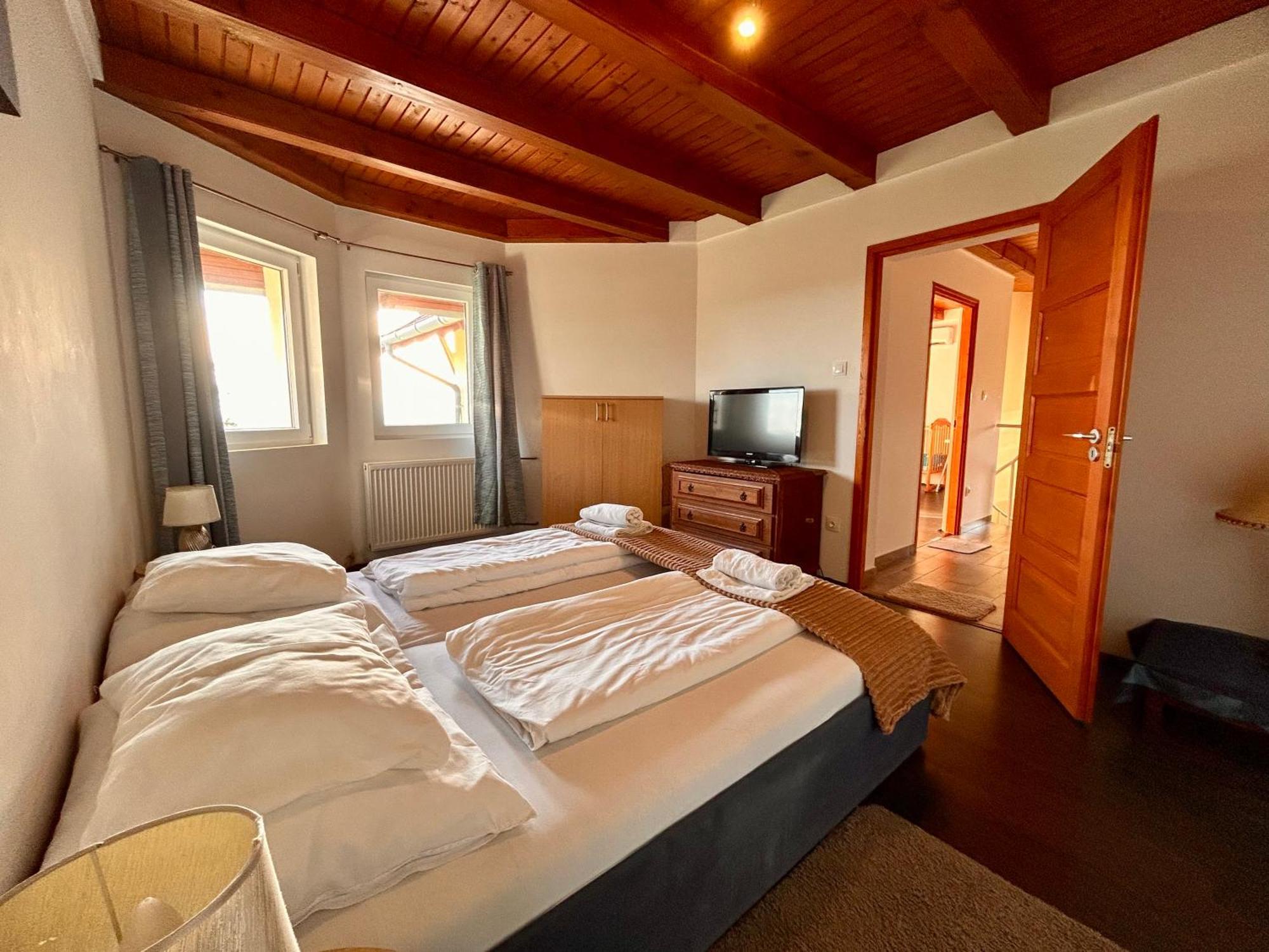 Villa Somlyo Fot Luaran gambar
